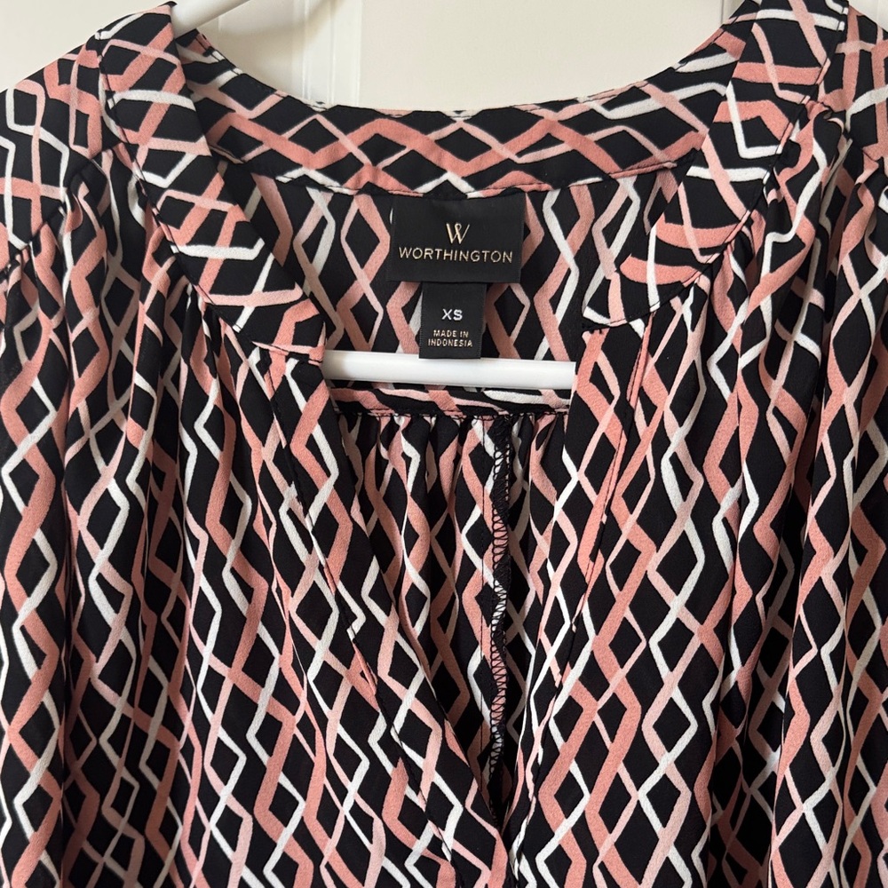 Worthington Geometric Black and Pink Blouse - Picture 5 of 9